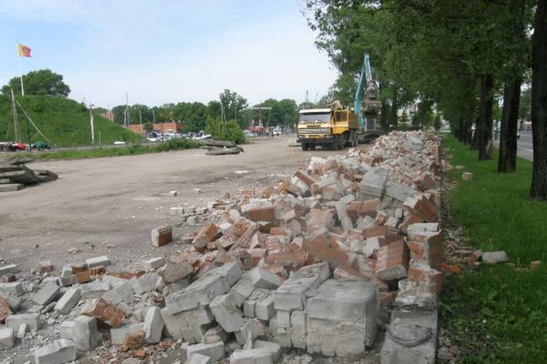 Nugriauta klaipėdietiška Berlyno siena 