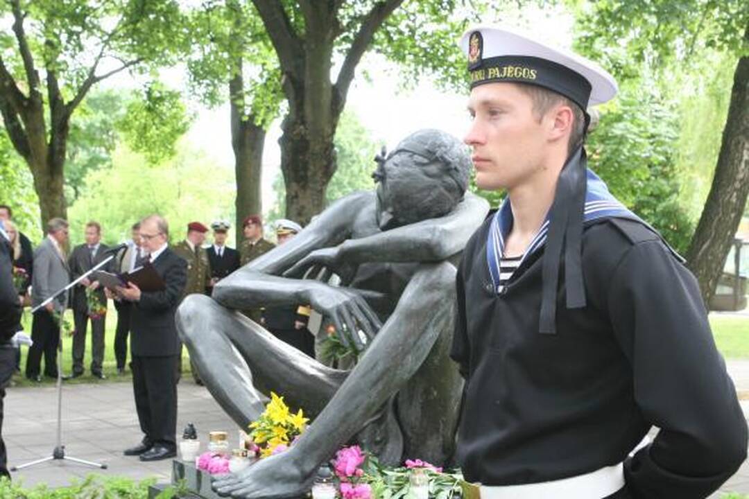 Vilties ir gedulo dieną Klaipėdoje priminė žilagalvių eisena
