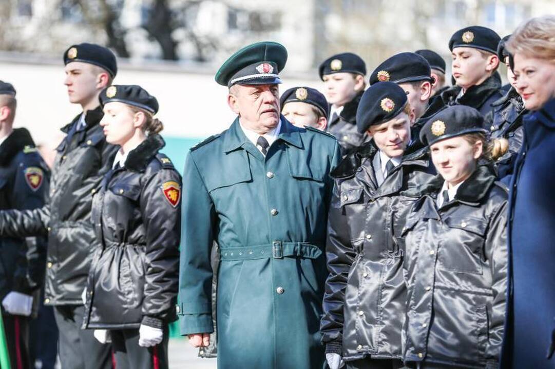 Prezidentė prisiekusiams kariams: turite gyventi ne tik sau