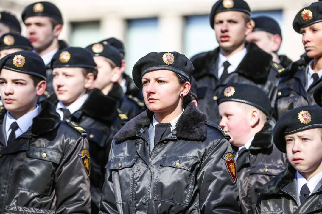 Prezidentė prisiekusiams kariams: turite gyventi ne tik sau