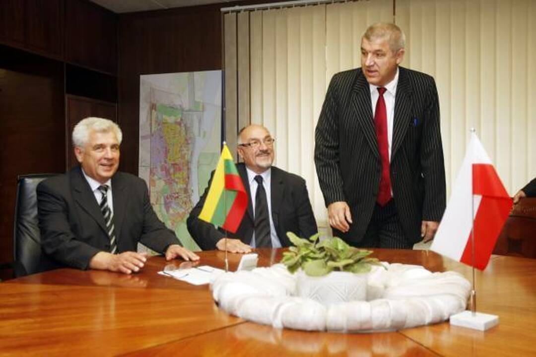 Lietuvos ir Lenkijos uostai sutarė bendradarbiauti (papildyta)