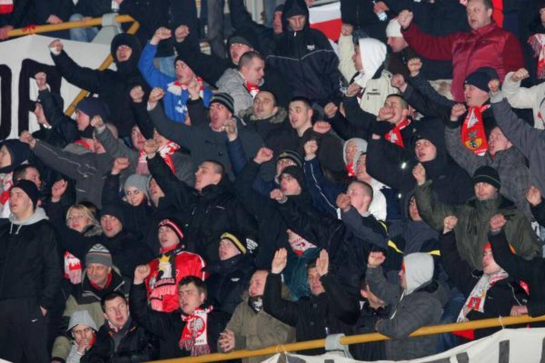 Lietuvos futbolininkai netikėtai palaužė lenkus