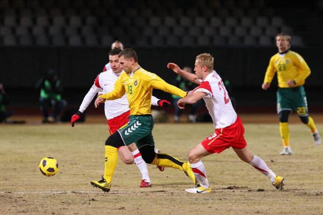 Lietuvos futbolininkai netikėtai palaužė lenkus