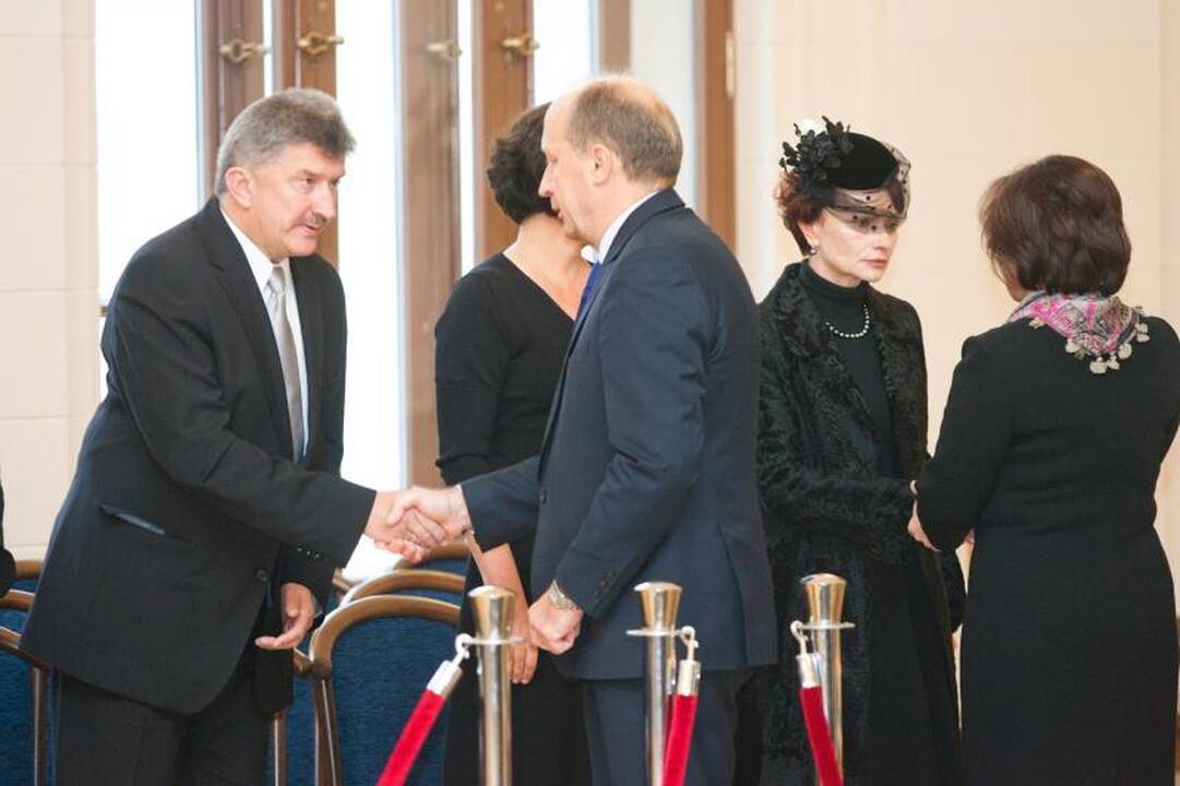 Su B.Lubiu atsisveikina politikai ir visuomenės veikėjai