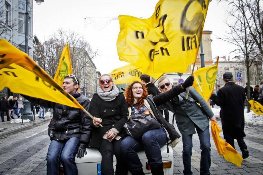 Sniego nepabūgęs Dinas Zauras vėl nukeliavo pas filologes