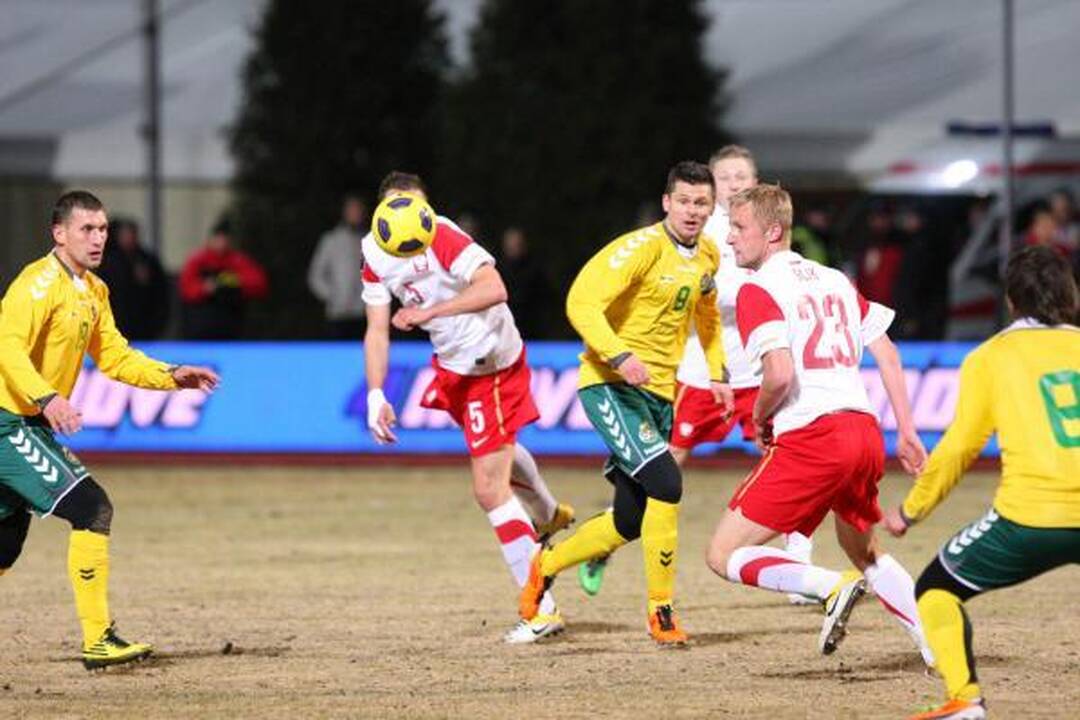 Lietuvos futbolininkai netikėtai palaužė lenkus