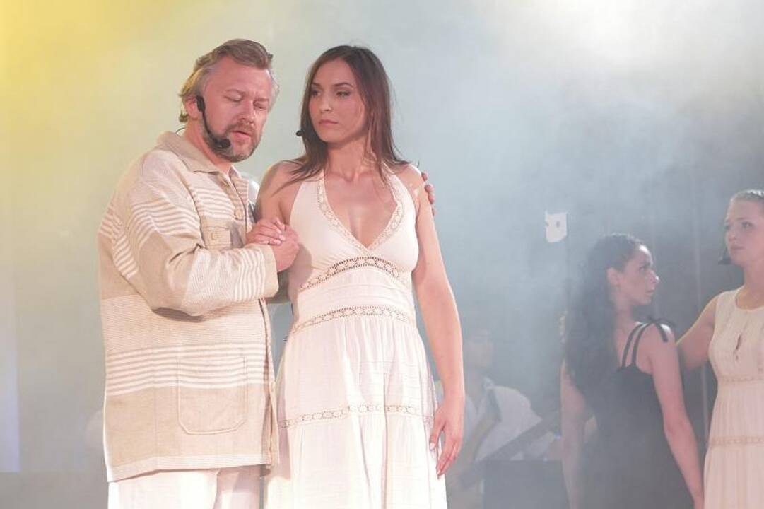 Senamiestį drebino jaunimo iniciatyva atgimusi roko opera