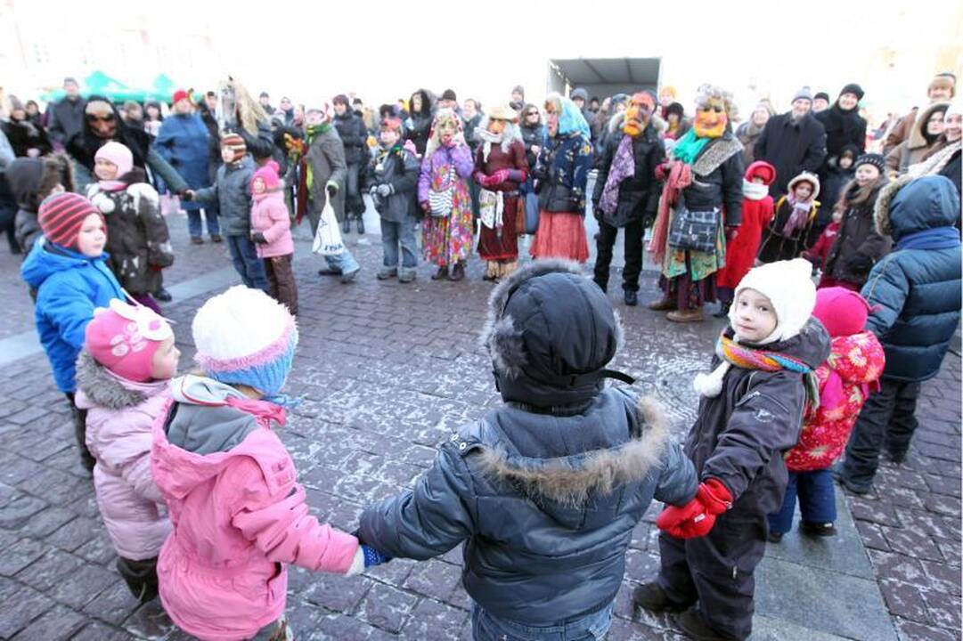 Užgavėnių linksmybės Vilniuje: mugė, blynai ir Morės kremavimas