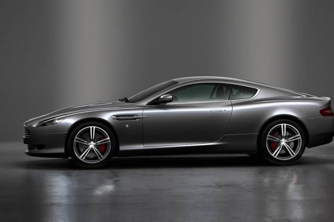 Gatvėje užfiksuotas ateities „Aston Martin DB9 Spy“