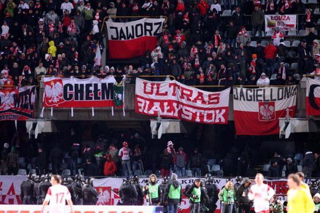 Lietuvos futbolininkai netikėtai palaužė lenkus