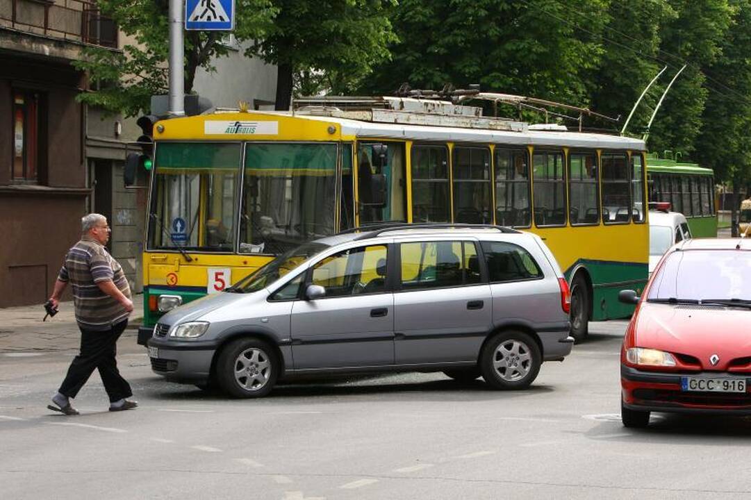 Avarijos kaltininkas – žalias šviesoforo signalas
