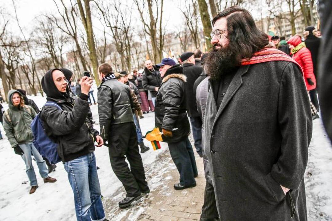 Provokacija nepavyko: tautininkų eitynės baigėsi sugiedojus himną
