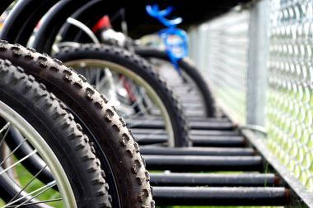 Palangoje susidūrė dviratis ir automobilis