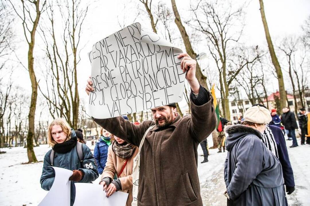 Provokacija nepavyko: tautininkų eitynės baigėsi sugiedojus himną