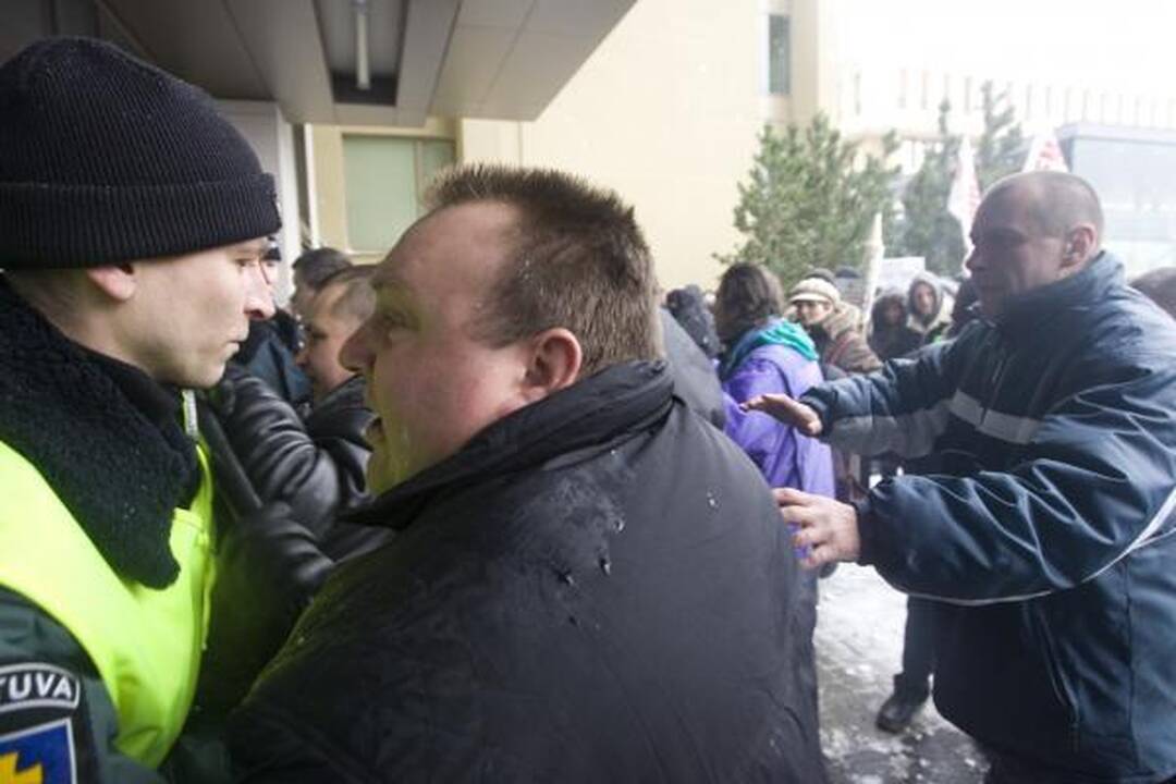 Kultūros sostinę nusiaubė riaušės (video)