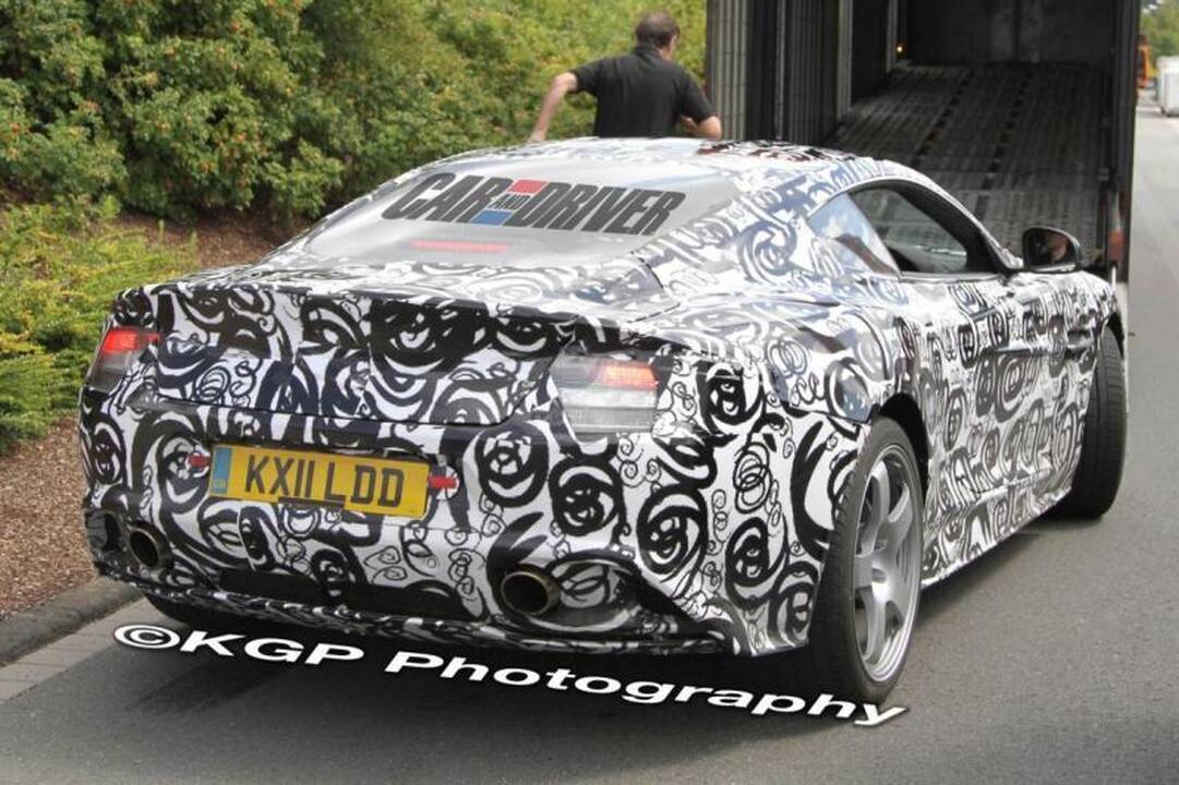 Gatvėje užfiksuotas ateities „Aston Martin DB9 Spy“