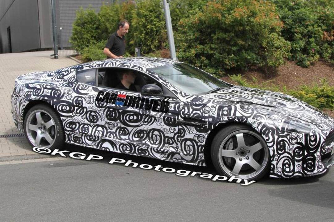 Gatvėje užfiksuotas ateities „Aston Martin DB9 Spy“