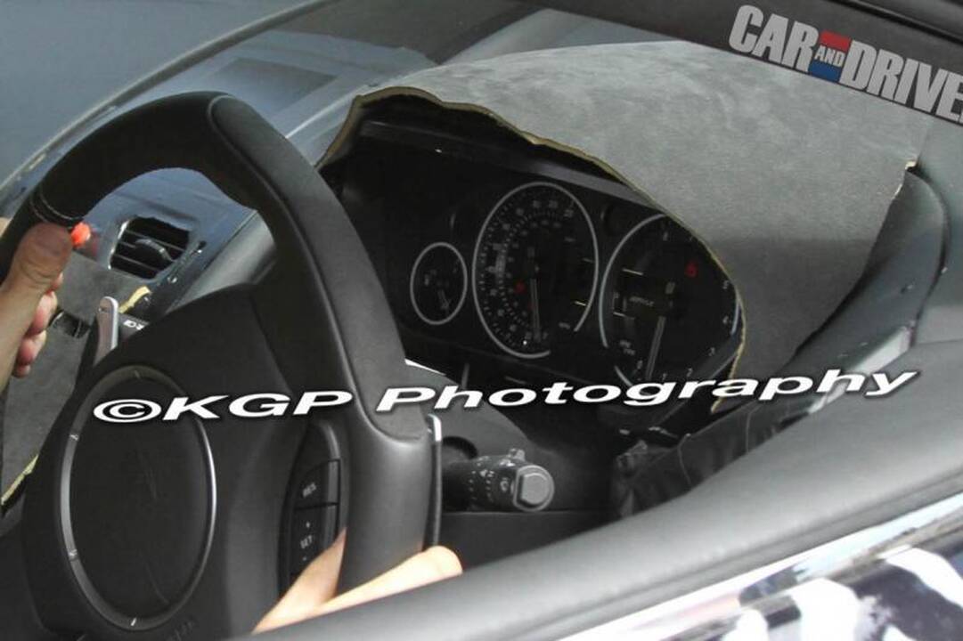 Gatvėje užfiksuotas ateities „Aston Martin DB9 Spy“