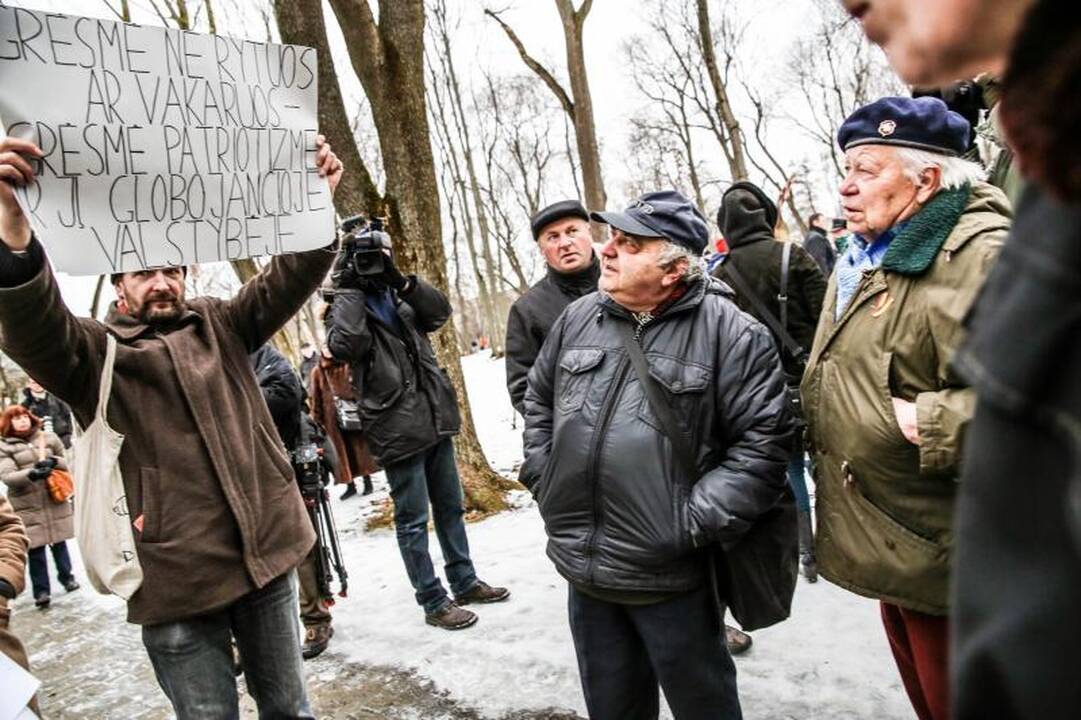 Provokacija nepavyko: tautininkų eitynės baigėsi sugiedojus himną