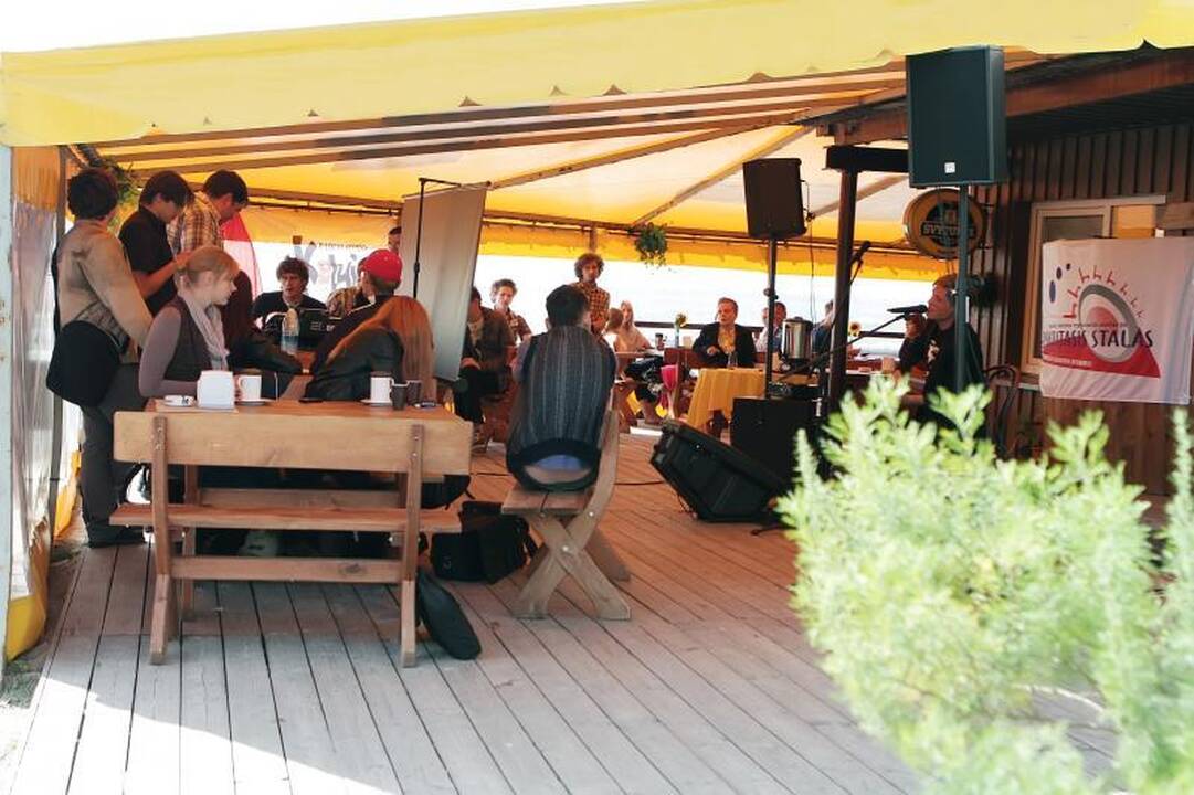 Švęsti Tarptautinės jaunimo dienos - prie jūros