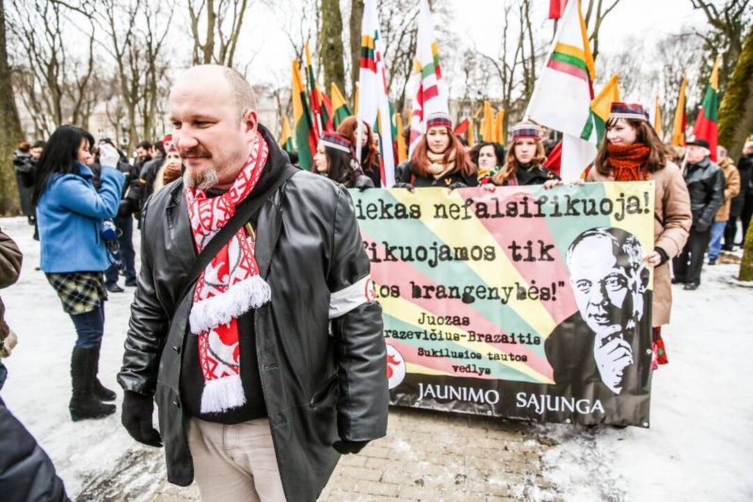 Provokacija nepavyko: tautininkų eitynės baigėsi sugiedojus himną