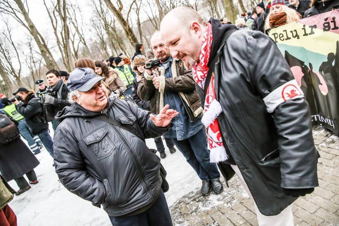 Provokacija nepavyko: tautininkų eitynės baigėsi sugiedojus himną