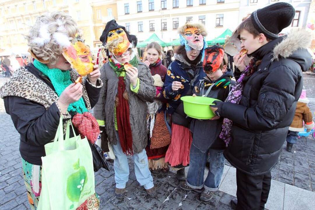 Užgavėnių linksmybės Vilniuje: mugė, blynai ir Morės kremavimas