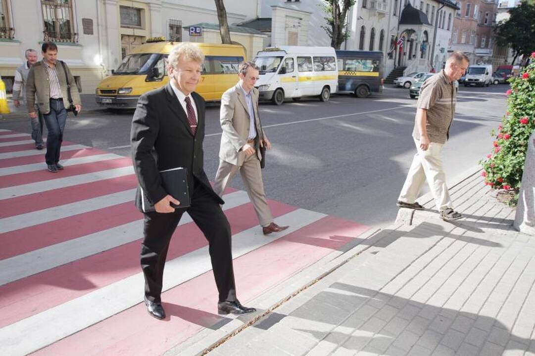 Darbo netekusius vežėjus nusiuntė į darbo biržą