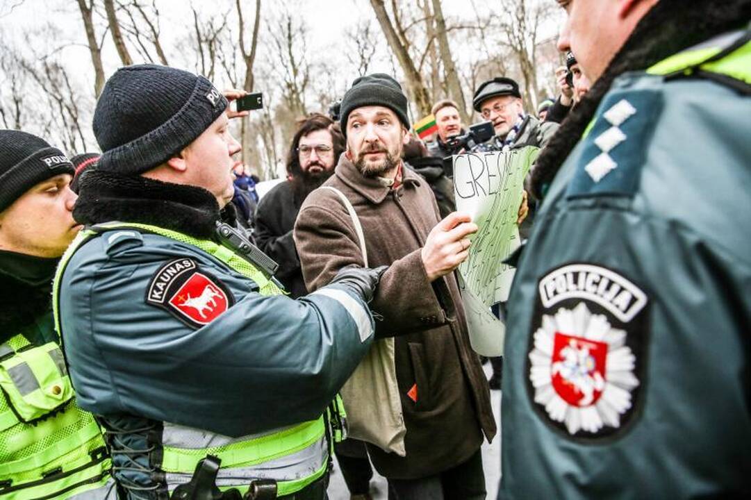 Provokacija nepavyko: tautininkų eitynės baigėsi sugiedojus himną