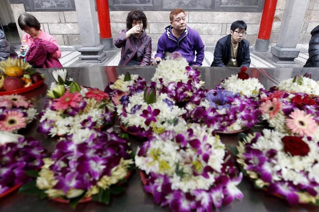 Azijoje triukšmingomis linksmybėmis sutikti Gyvatės metai