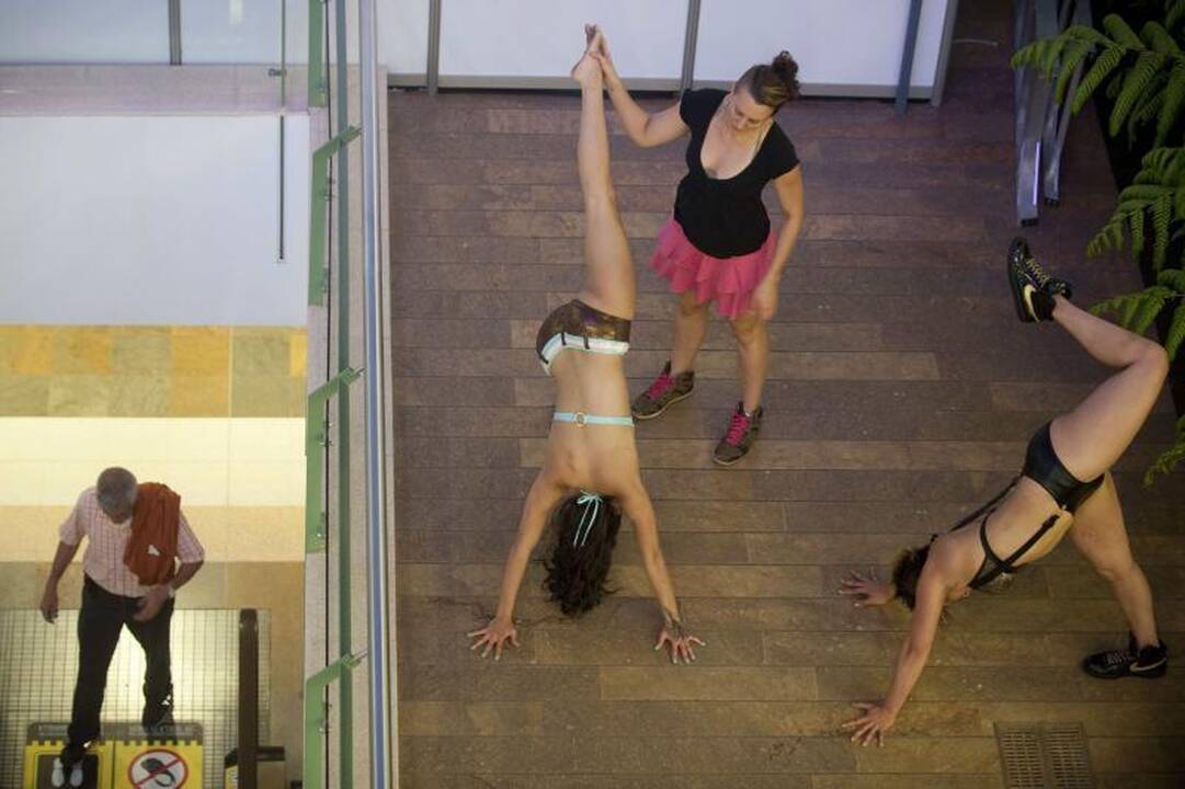 Kolumbijoje vyko geriausios šokėjos aplink stulpą rinkimai