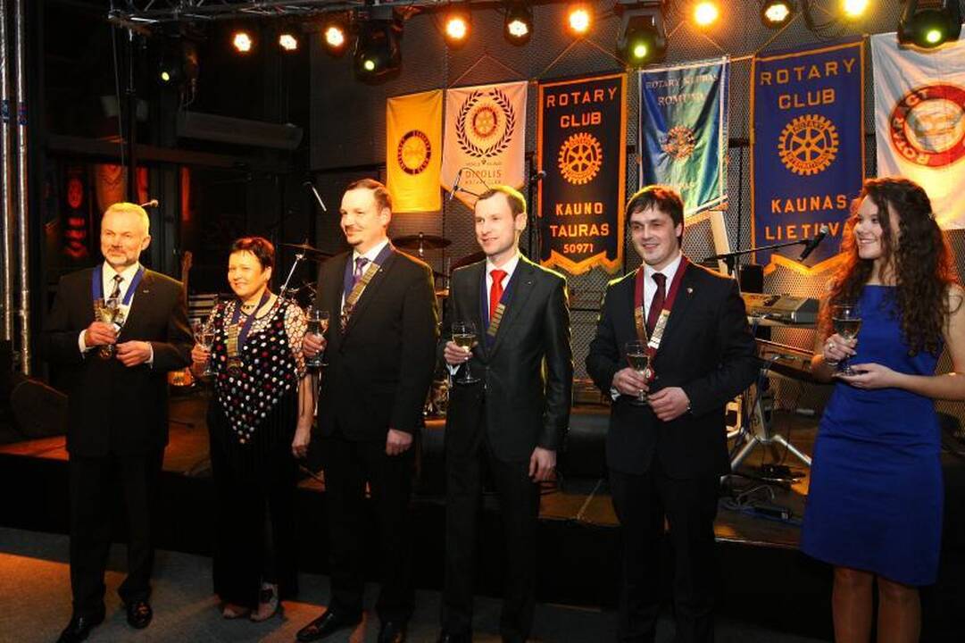 Kauno Rotary klubai ir šventė, ir aukojo