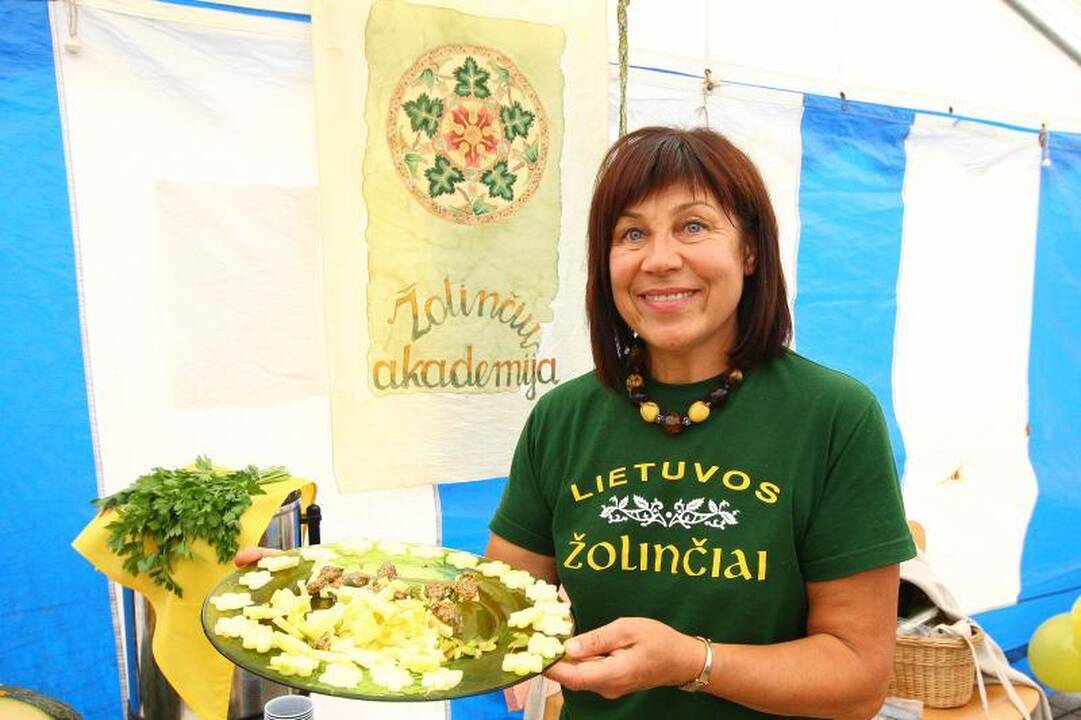 Rotušės aikštėje – vyresnių žmonių aktyvumo metų šventė