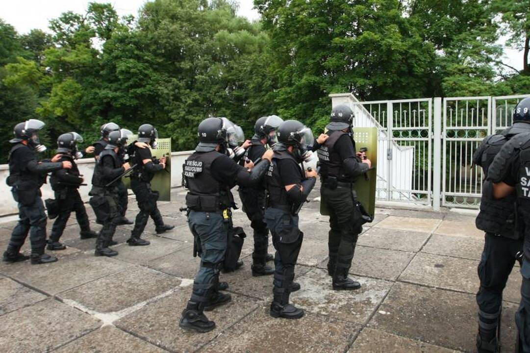 Olandų futbolo sirgaliai jau Kaune, lenkai jau spėjo pasižymėti (pildoma)
