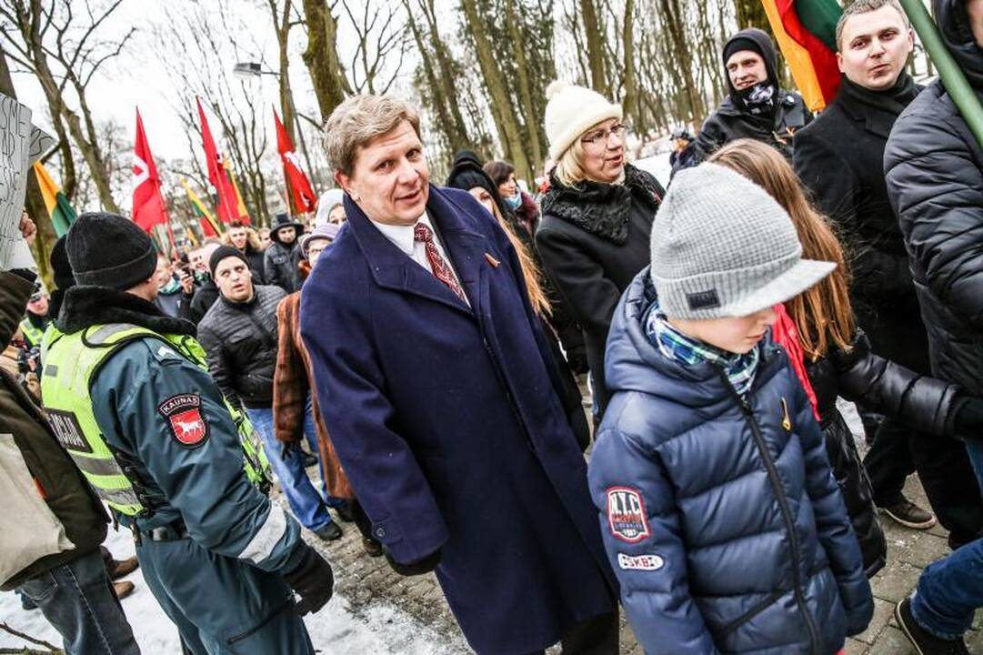 Provokacija nepavyko: tautininkų eitynės baigėsi sugiedojus himną