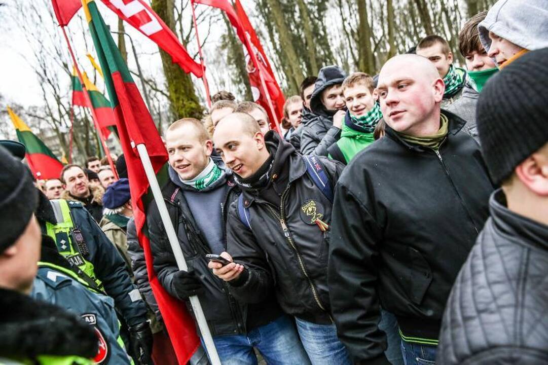 Provokacija nepavyko: tautininkų eitynės baigėsi sugiedojus himną