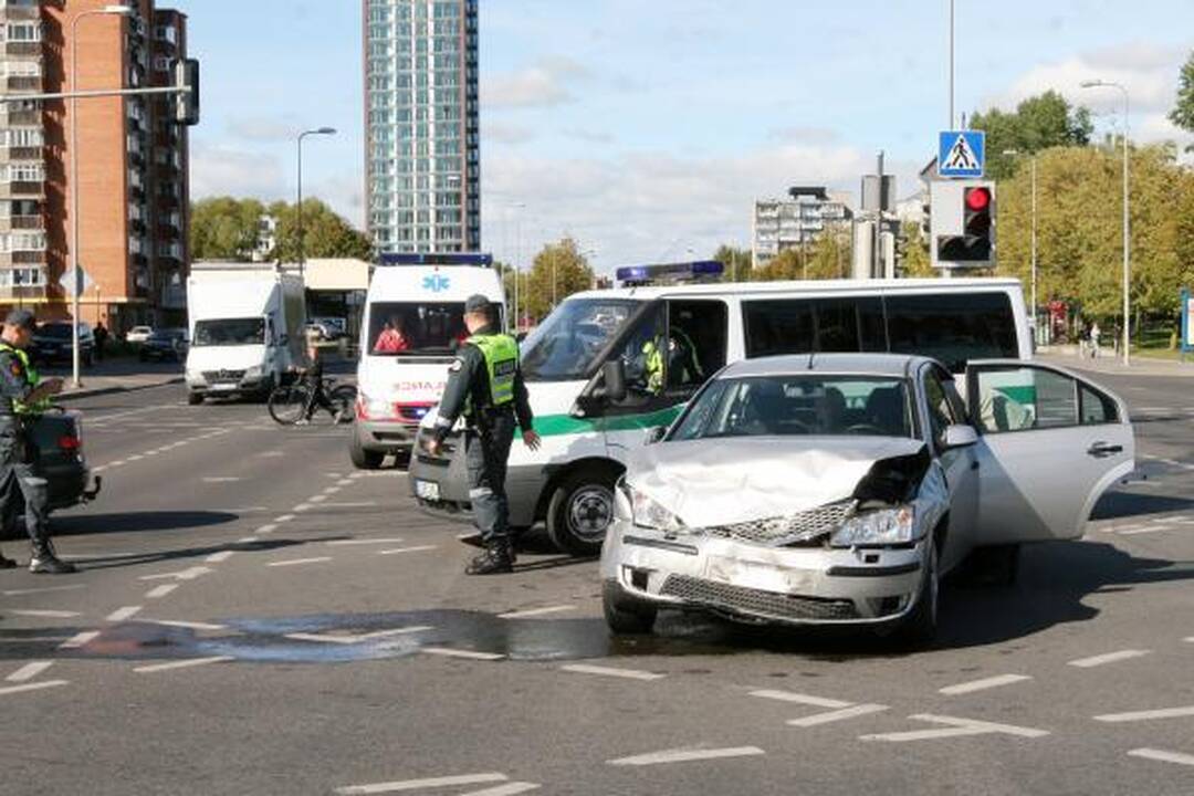 Klaipėdoje į avariją pateko Rusijos konsulato automobilis 