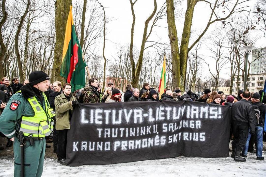 Provokacija nepavyko: tautininkų eitynės baigėsi sugiedojus himną