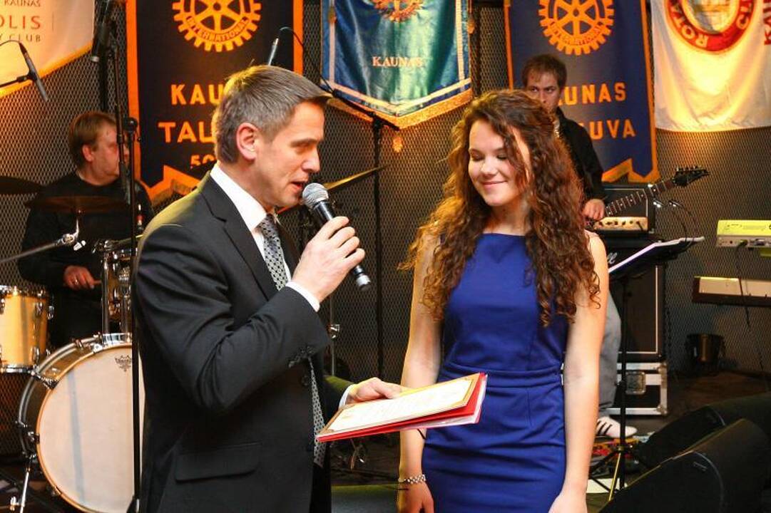 Kauno Rotary klubai ir šventė, ir aukojo