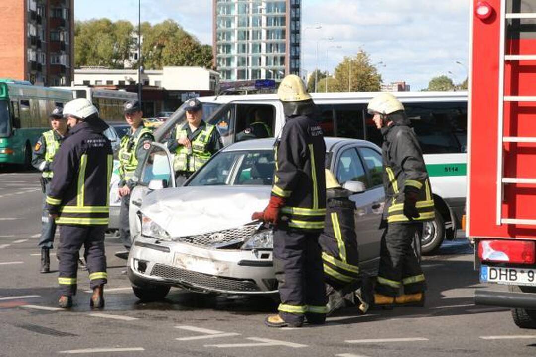 Klaipėdoje į avariją pateko Rusijos konsulato automobilis 