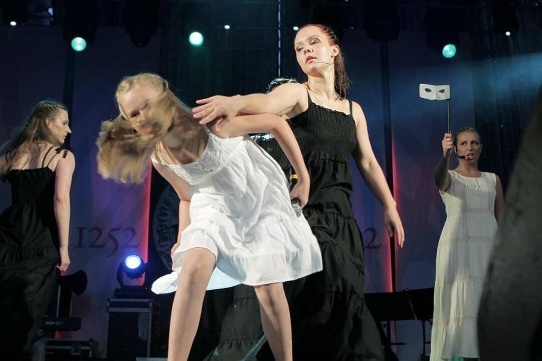 Senamiestį drebino jaunimo iniciatyva atgimusi roko opera