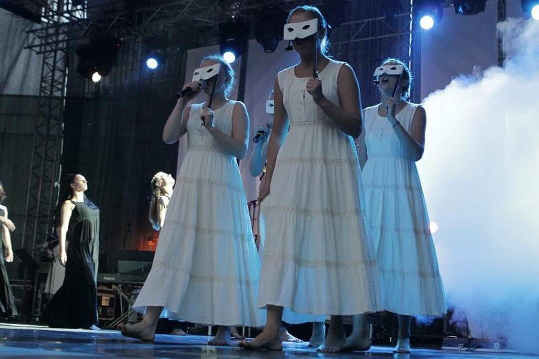Senamiestį drebino jaunimo iniciatyva atgimusi roko opera