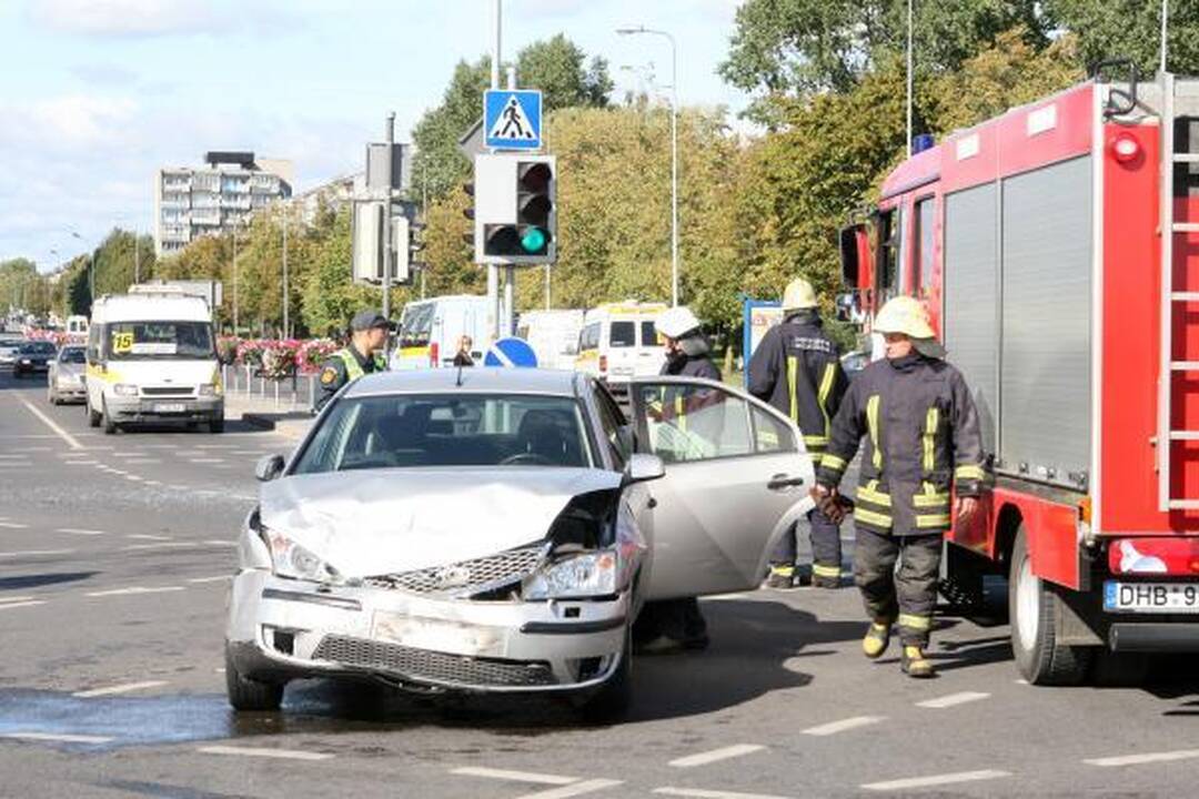 Klaipėdoje į avariją pateko Rusijos konsulato automobilis 