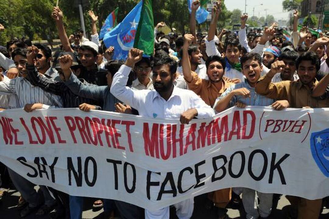 Pakistane po „Facebook“ uždarytas ir „YouTube“