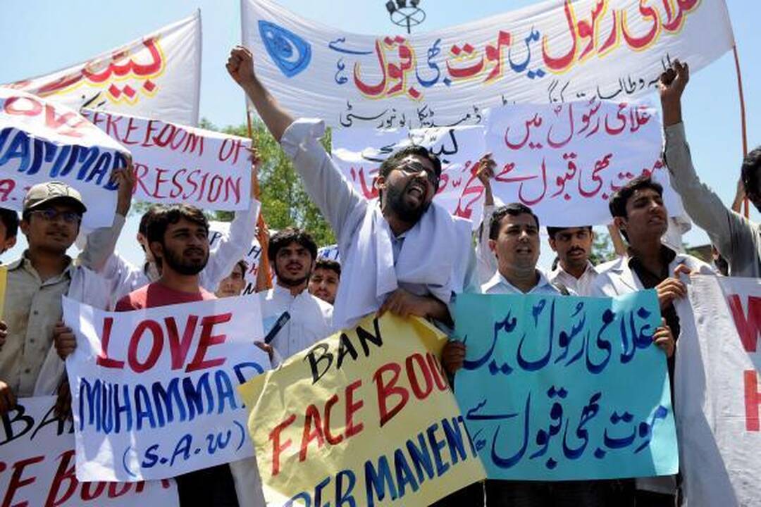 Pakistane po „Facebook“ uždarytas ir „YouTube“