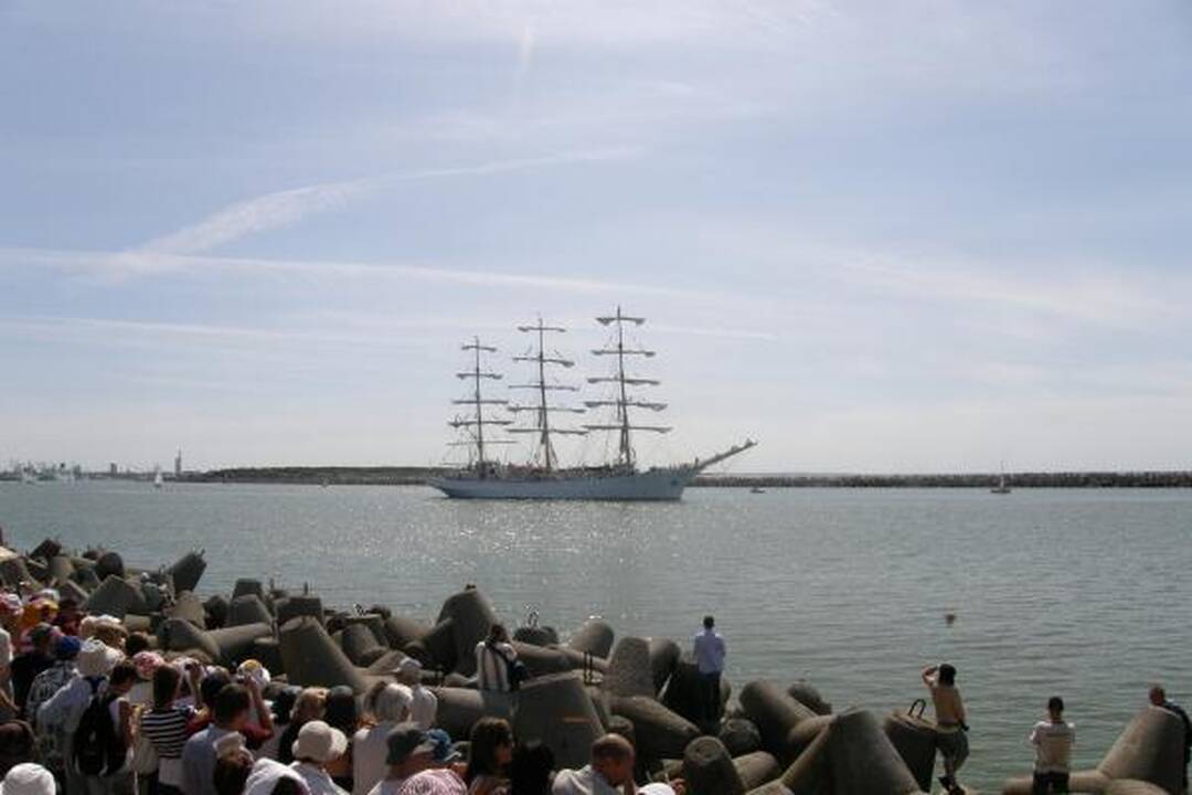 Klaipėda išlydėjo burlaivius (papildyta)