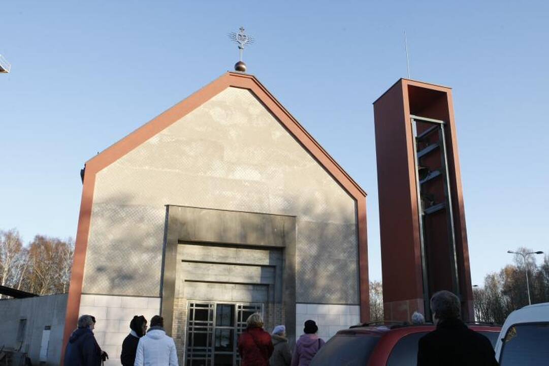 Dvasinės paramos centro pamatus sutvirtino atminimo simboliais  