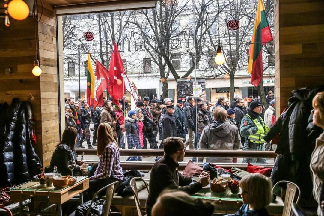 Provokacija nepavyko: tautininkų eitynės baigėsi sugiedojus himną