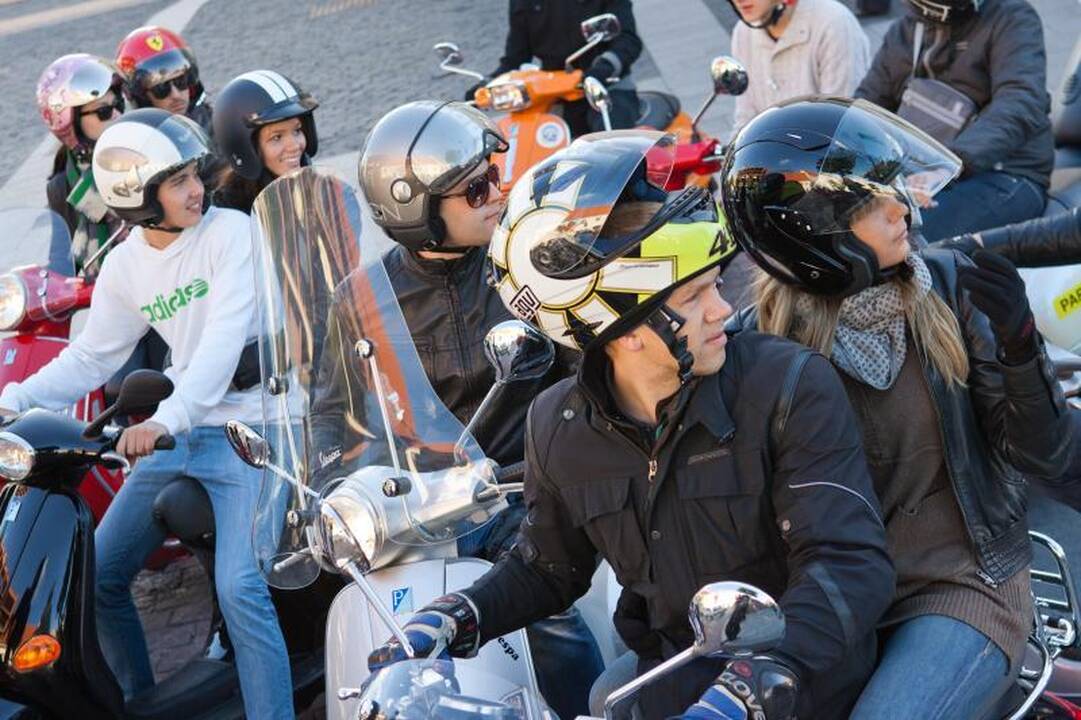 Motorolerių mėgėjai sostinėje uždarė sezoną