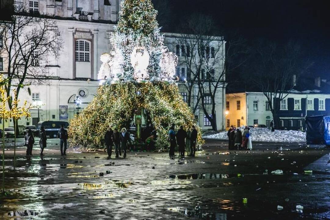 Naujametė naktis ir policijai, ir medikams buvo itin intensyvi